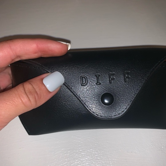 Diff sunglasses ! - Picture 2 of 3